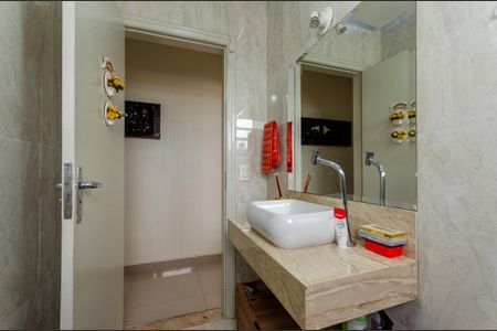 Casa à venda com 200m², 3 quartos e 2 vagasLavabo