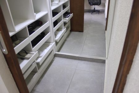 Casa à venda com 420m², 5 quartos e 4 vagasCloset da Suíte