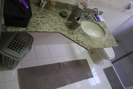 Casa à venda com 420m², 5 quartos e 4 vagasBanheiro social