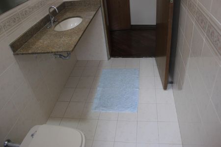 Casa à venda com 420m², 5 quartos e 4 vagasBanheiro da Suíte