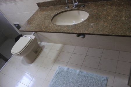 Casa à venda com 420m², 5 quartos e 4 vagasBanheiro da Suíte