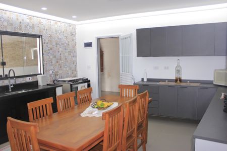 Casa à venda com 420m², 5 quartos e 4 vagasCozinha