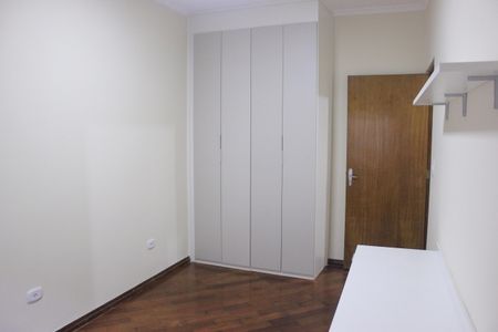 Casa à venda com 420m², 5 quartos e 4 vagasQuarto 3