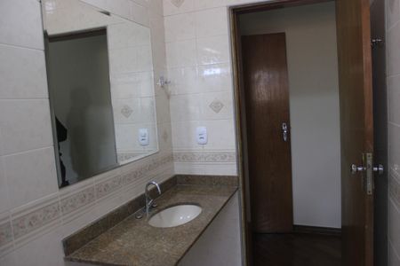 Casa à venda com 420m², 5 quartos e 4 vagasBanheiro da Suíte
