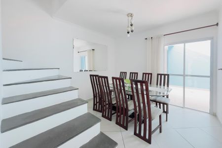 Sala de casa de condomínio para alugar com 3 quartos, 170m² em Jardim California, Jacareí