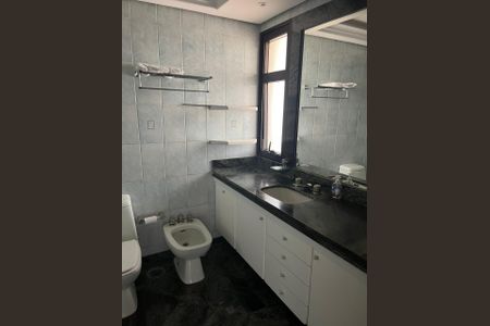 Apartamento para alugar com 560m², 4 quartos e 4 vagas Apartamento para alugar com 560m², 4 quartos e 4 vagasBanheiro 2