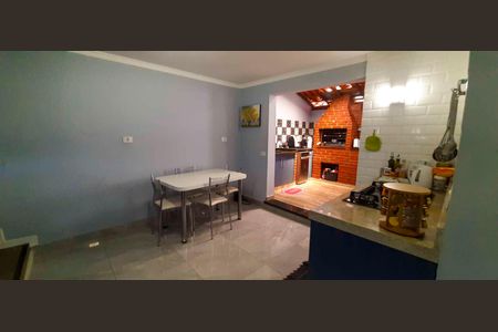 Casa à venda com 210m², 3 quartos e 3 vagas Casa à venda com 210m², 3 quartos e 3 vagasCozinha