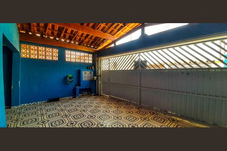 Casa à venda com 210m², 3 quartos e 3 vagas Casa à venda com 210m², 3 quartos e 3 vagasGaragem