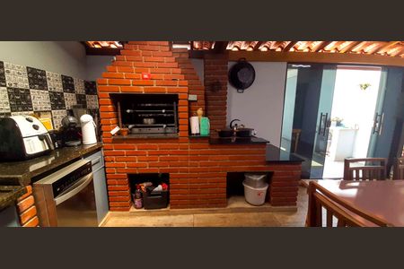 Casa à venda com 210m², 3 quartos e 3 vagas Casa à venda com 210m², 3 quartos e 3 vagasEspaço Gourmet