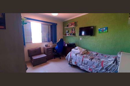 Casa à venda com 210m², 3 quartos e 3 vagas Casa à venda com 210m², 3 quartos e 3 vagasQuarto 2