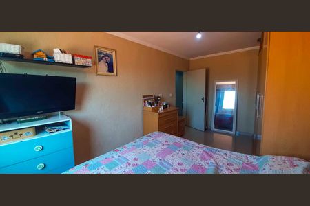 Casa à venda com 210m², 3 quartos e 3 vagas Casa à venda com 210m², 3 quartos e 3 vagasQuarto 1