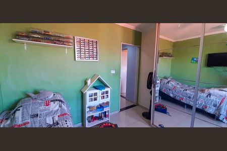 Casa à venda com 210m², 3 quartos e 3 vagas Casa à venda com 210m², 3 quartos e 3 vagasQuarto 2