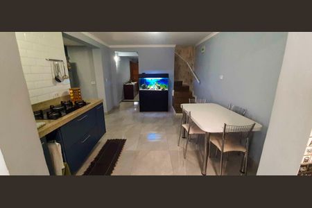 Casa à venda com 210m², 3 quartos e 3 vagas Casa à venda com 210m², 3 quartos e 3 vagasEspaço Gourmet