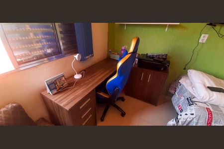 Casa à venda com 210m², 3 quartos e 3 vagas Casa à venda com 210m², 3 quartos e 3 vagasQuarto 2