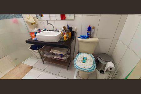 Casa à venda com 210m², 3 quartos e 3 vagas Casa à venda com 210m², 3 quartos e 3 vagasBanheiro