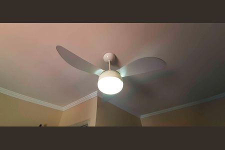 Casa à venda com 210m², 3 quartos e 3 vagas Casa à venda com 210m², 3 quartos e 3 vagasQuarto 3