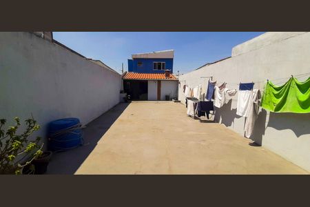 Casa à venda com 210m², 3 quartos e 3 vagas Casa à venda com 210m², 3 quartos e 3 vagasQuintal