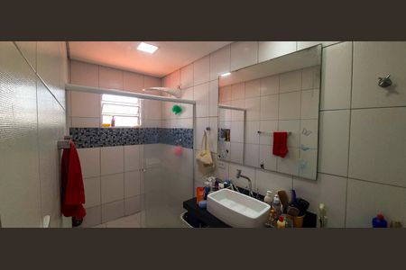 Casa à venda com 210m², 3 quartos e 3 vagas Casa à venda com 210m², 3 quartos e 3 vagasBanheiro