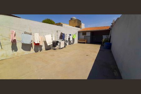 Casa à venda com 210m², 3 quartos e 3 vagas Casa à venda com 210m², 3 quartos e 3 vagasQuintal