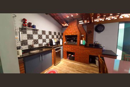 Casa à venda com 210m², 3 quartos e 3 vagas Casa à venda com 210m², 3 quartos e 3 vagasEspaço Gourmet