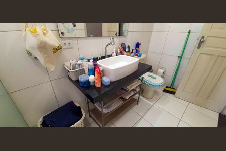 Casa à venda com 210m², 3 quartos e 3 vagas Casa à venda com 210m², 3 quartos e 3 vagasBanheiro