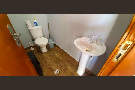 Casa à venda com 210m², 3 quartos e 3 vagas Casa à venda com 210m², 3 quartos e 3 vagasBanheiro de Serviço