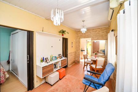 Sala de casa à venda com 3 quartos, 220m² em Jardim Itu, Porto Alegre