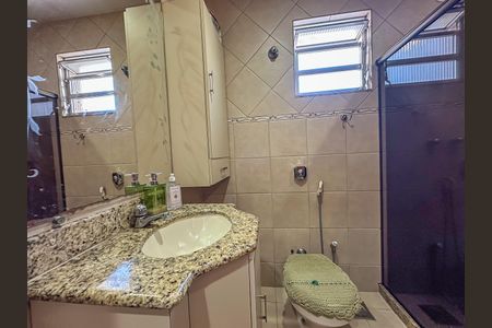 Casa à venda com 168m², 3 quartos e sem vaga Casa à venda com 168m², 3 quartos e sem vagaBanheiro