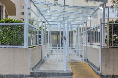 Apartamento à venda com 70m², 3 quartos e 1 vaga Apartamento à venda com 70m², 3 quartos e 1 vagaFachada