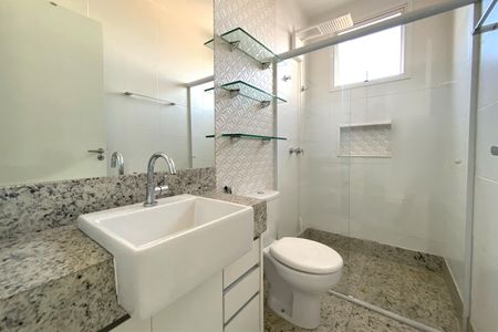 Apartamento à venda com 86m², 3 quartos e 2 vagas Apartamento à venda com 86m², 3 quartos e 2 vagasBanheiro Social