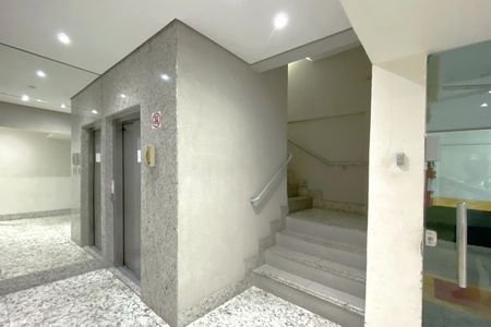 Apartamento à venda com 86m², 3 quartos e 2 vagas Apartamento à venda com 86m², 3 quartos e 2 vagasElevadores