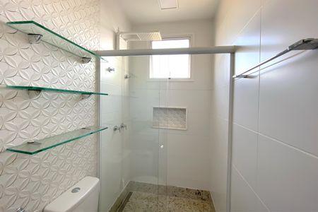 Apartamento à venda com 86m², 3 quartos e 2 vagas Apartamento à venda com 86m², 3 quartos e 2 vagasBanheiro Social