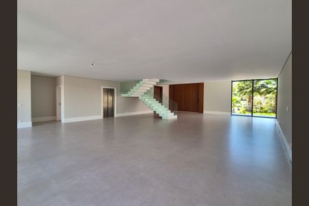 Sala de casa à venda com 5 quartos, 1417m² em Barra da Tijuca, Rio de Janeiro
