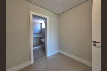 Casa à venda com 1417m², 5 quartos e sem vagaCloset da suite 2