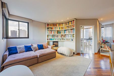 Apartamento à venda com 4 quartos, 240m² em Moema, São Paulo
