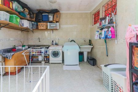 Casa à venda com 130m², 3 quartos e 1 vaga Casa à venda com 130m², 3 quartos e 1 vagaLavanderia