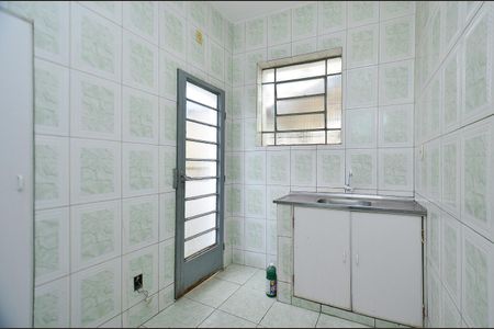 Casa à venda com 294m², 2 quartos e 2 vagasBanheiro Social