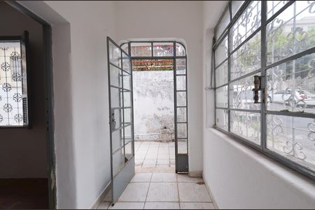 Casa à venda com 294m², 2 quartos e 2 vagasEntrada