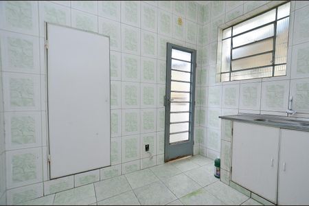 Casa à venda com 294m², 2 quartos e 2 vagasCozinha