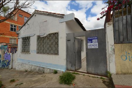 Casa à venda com 294m², 2 quartos e 2 vagasFachada