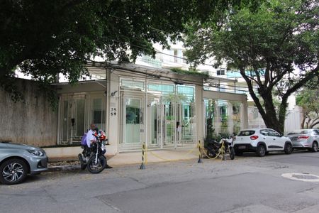 Apartamento à venda com 75m², 2 quartos e 2 vagas Apartamento à venda com 75m², 2 quartos e 2 vagasFachada