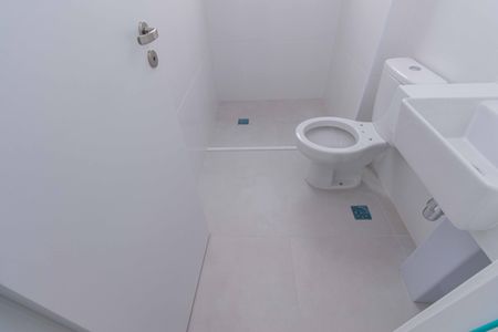 Apartamento à venda com 78m², 2 quartos e 1 vaga Apartamento à venda com 78m², 2 quartos e 1 vagaBanheiro da Suíte 2