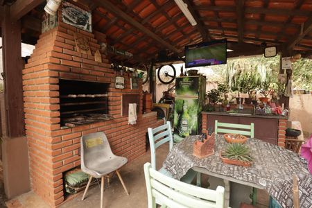 Casa para alugar com 228m², 3 quartos e 4 vagasÁrea comum - Churrasqueira