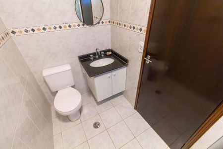 Banheiro de kitnet/studio para alugar com 1 quarto, 21m² em Vila Centenario, São Paulo