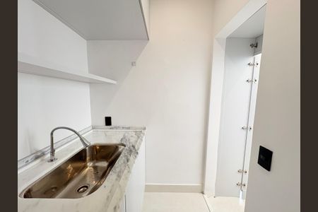 Apartamento à venda com 139m², 3 quartos e 2 vagasÁrea de Serviço 2