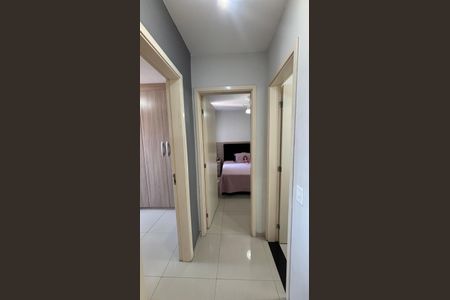 Corredor de apartamento para alugar com 2 quartos, 57m² em Vila Homero Thon, Santo André