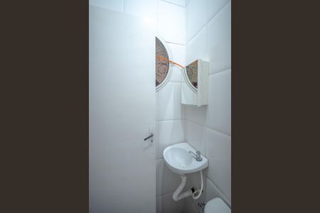 Banheiro Social de apartamento para alugar com 1 quarto, 20m² em Aclimação, São Paulo