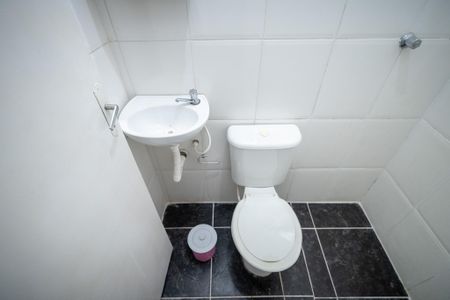 Banheiro Social de apartamento para alugar com 1 quarto, 20m² em Aclimação, São Paulo