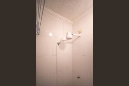 Banheiro de kitnet/studio para alugar com 1 quarto, 20m² em Aclimação, São Paulo