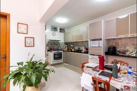 Casa à venda com 180m², 3 quartos e 2 vagas Casa à venda com 180m², 3 quartos e 2 vagasCopa